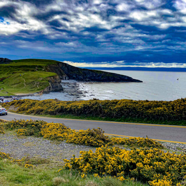 How to Visit Dunraven Bay in Southerndown, South Wales