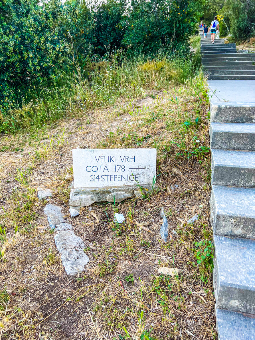 Image of 314 steps sign in Marjan Hill hike in Split