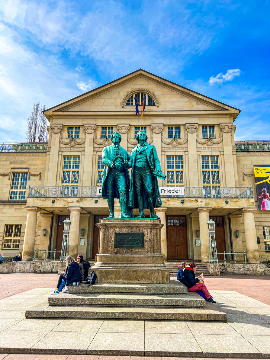 Image of Goethe and Schiller statues in Gotha Germany