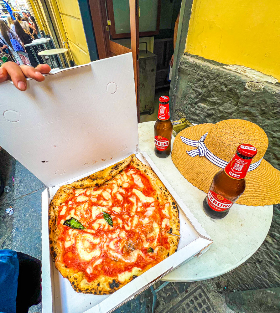 the-best-naples-street-food-in-italy-23-delicious-snacks-to-try