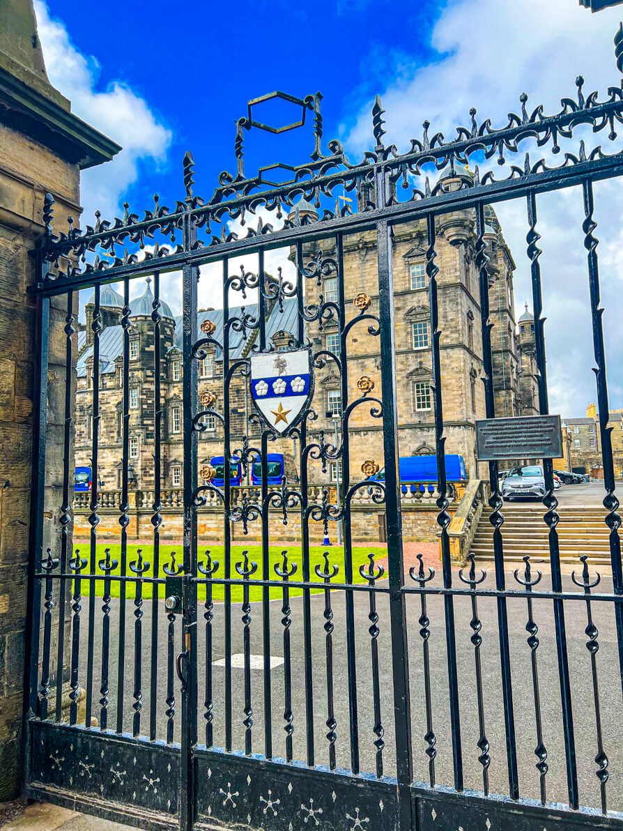 Image of George Heriot School behind the gates as seen from greyfriars kirkyard Edinburgh