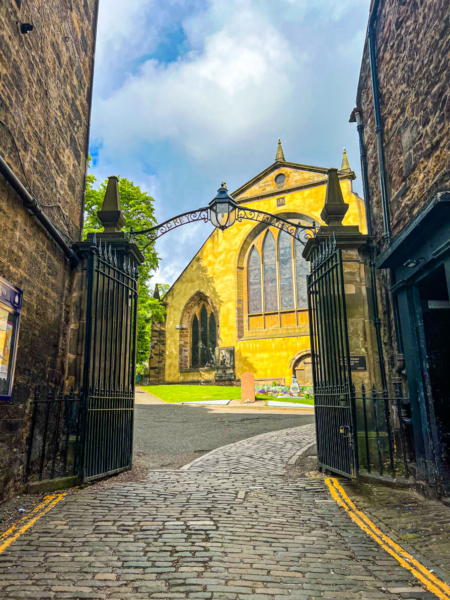 Image of entrance to Greyfriars Kirkyard Edinburgh
