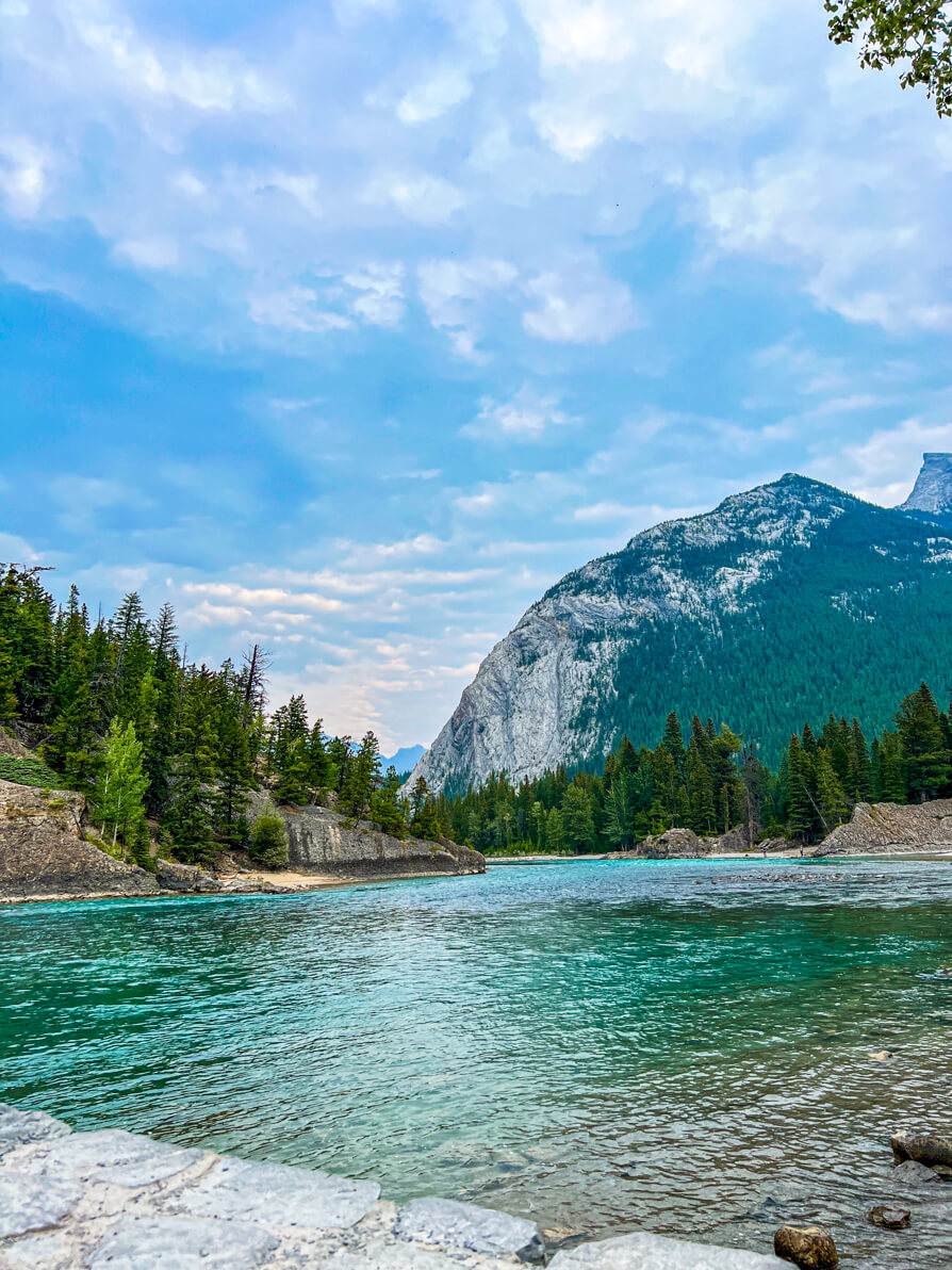 Image of Bow River and Mount Rundle in Banff