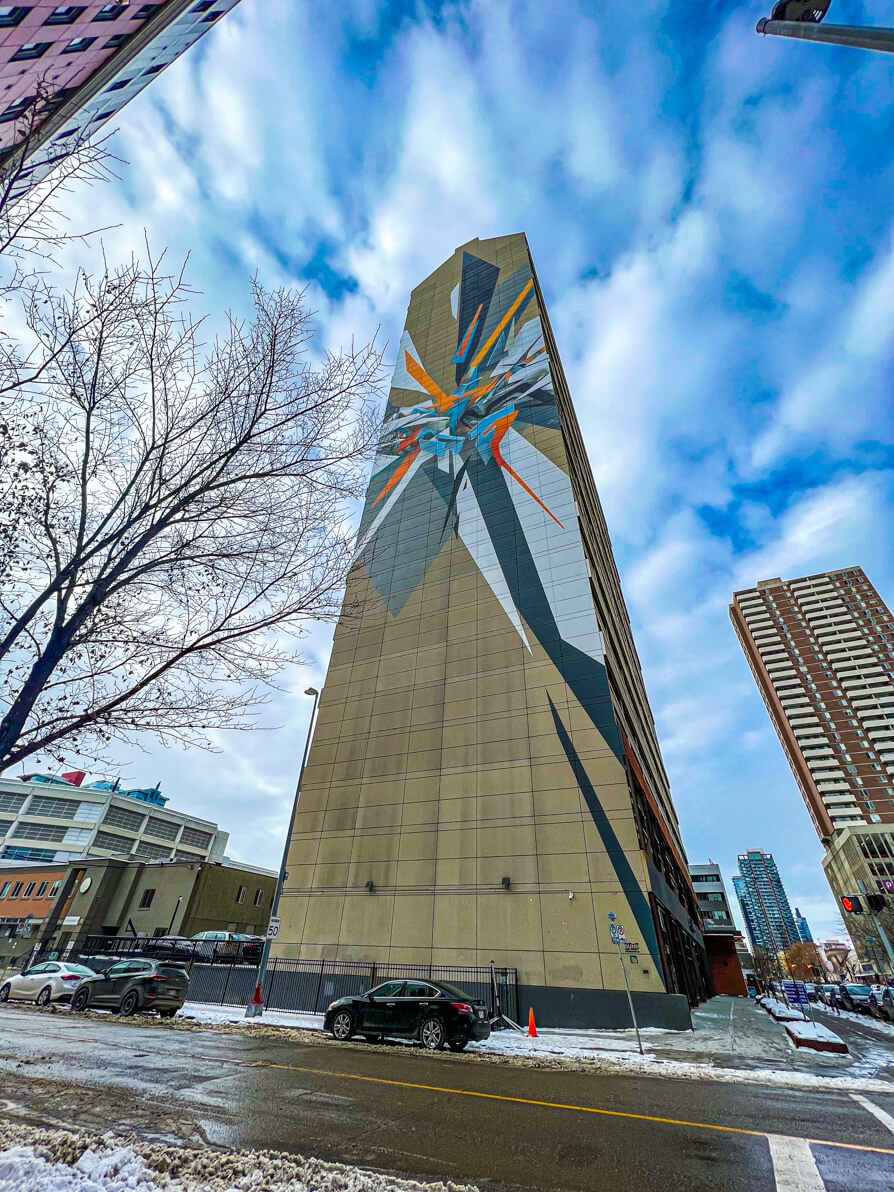 Image of world's tallest mural in Calgary on side of building.