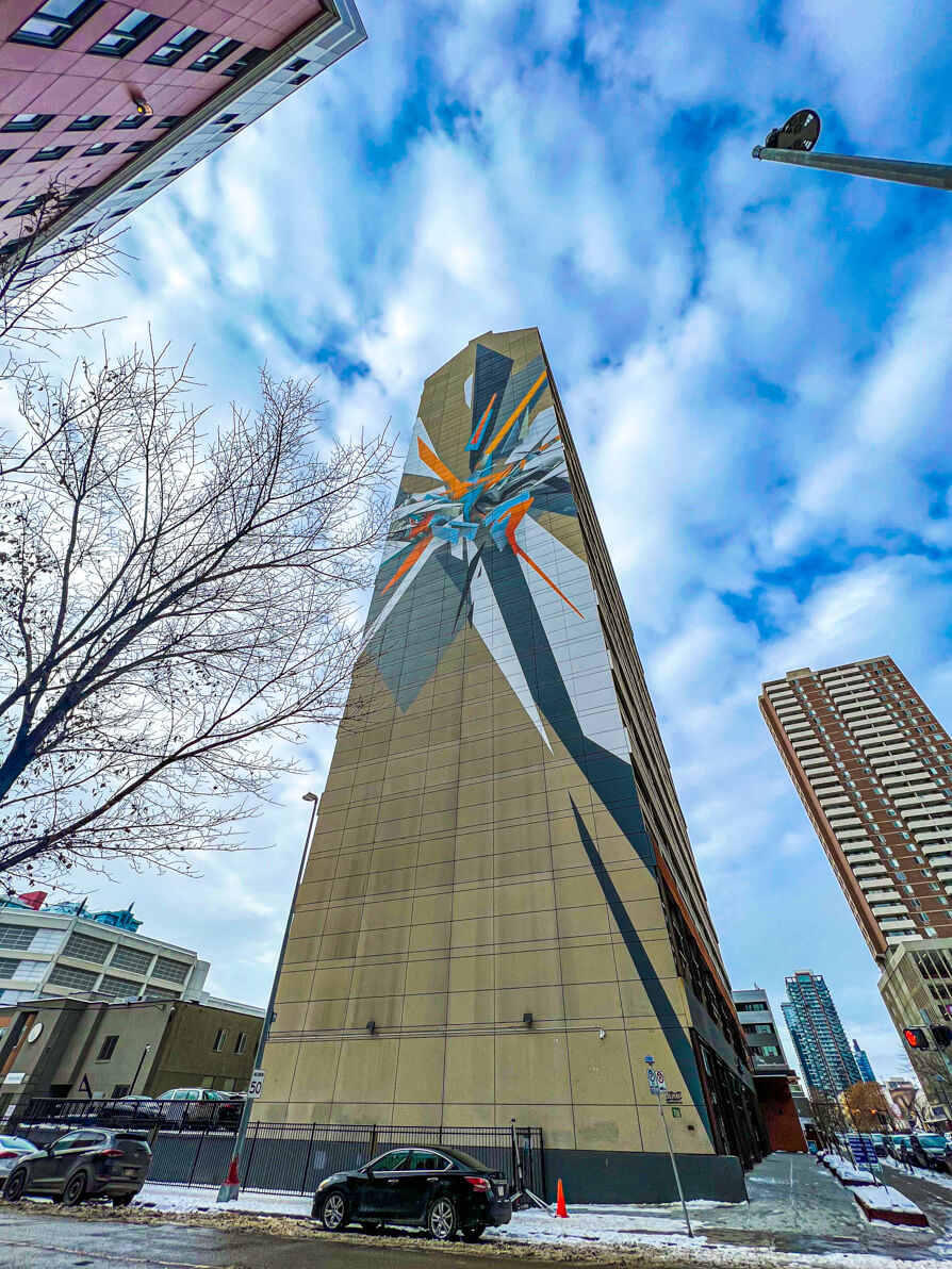 Image of world's tallest mural in Calgary on side of building.