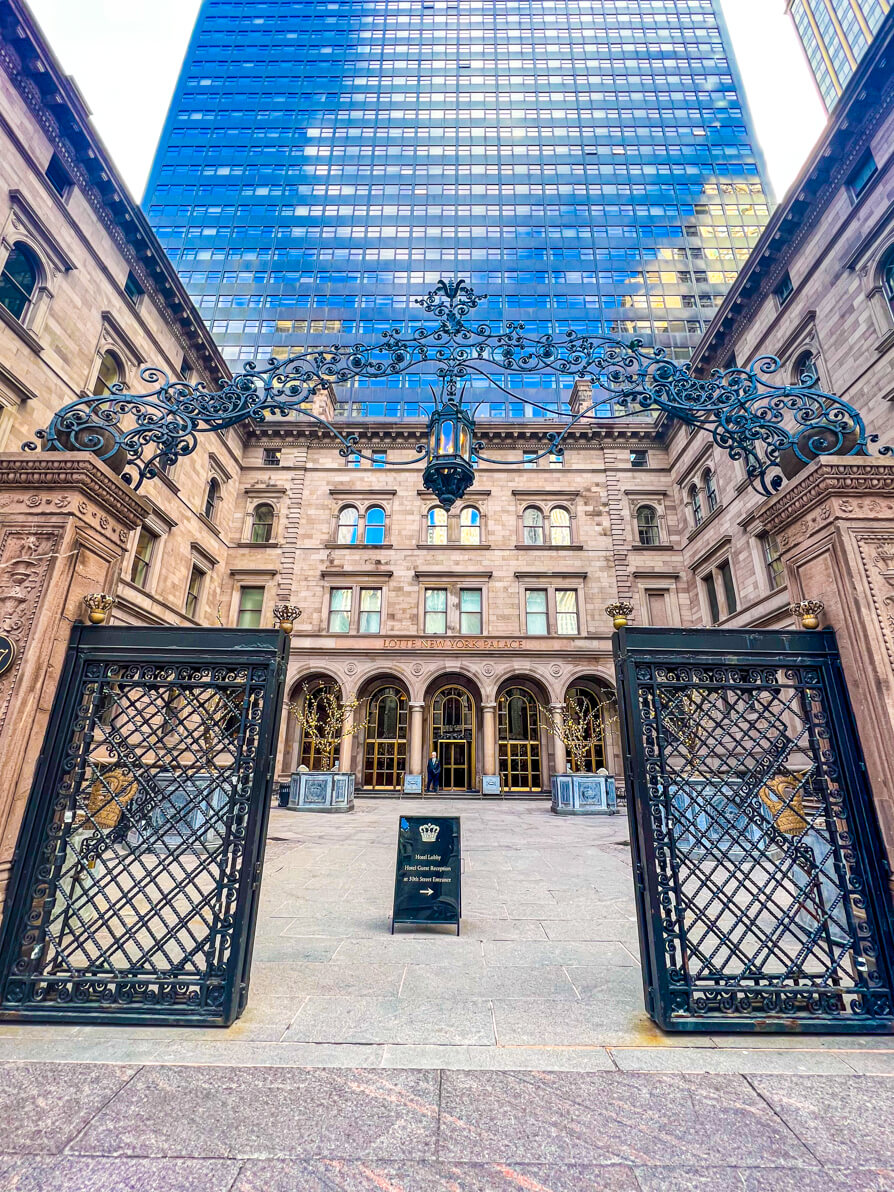 The courtyard of Lotte Palace Hotel New York from Gossip Girl Filming Location