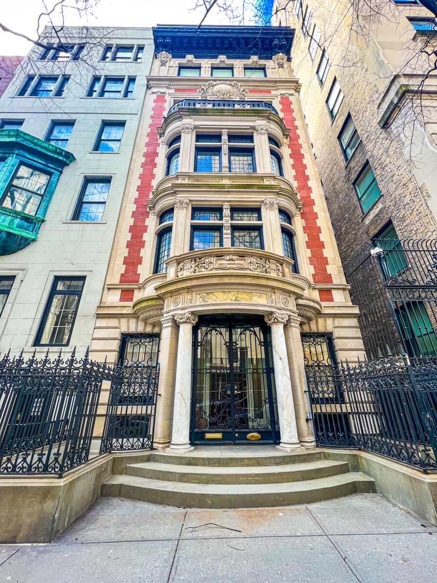 The Archibald Townhouse exterior in New York Gossip Girl Location
